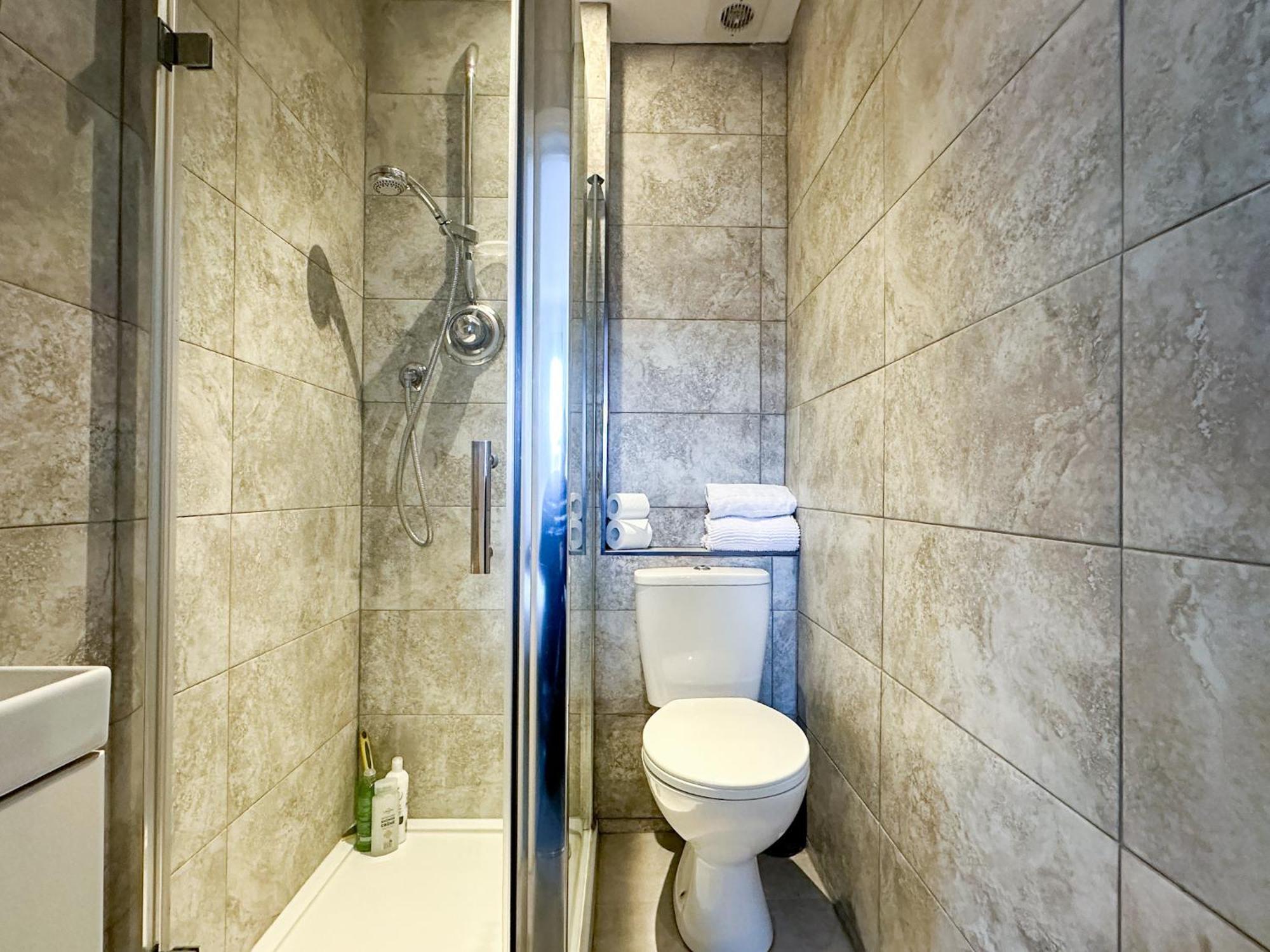 Stylish & Spacious City Centre 3-Bedroom Townhouse - Sleeps 6 Canterbury Dış mekan fotoğraf