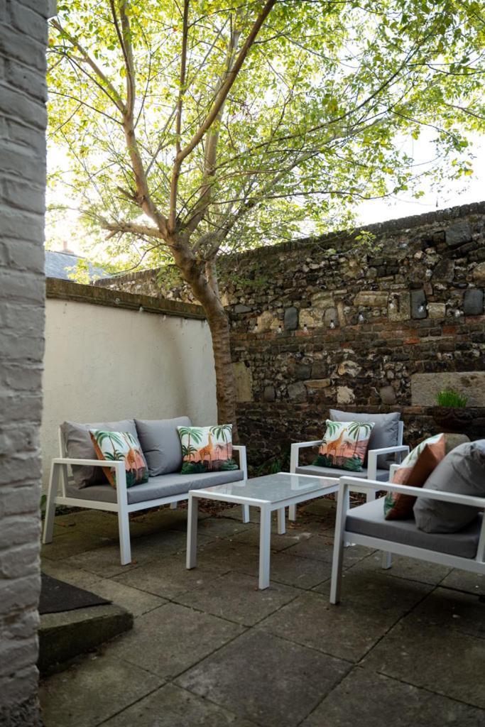 Stylish & Spacious City Centre 3-Bedroom Townhouse - Sleeps 6 Canterbury Dış mekan fotoğraf