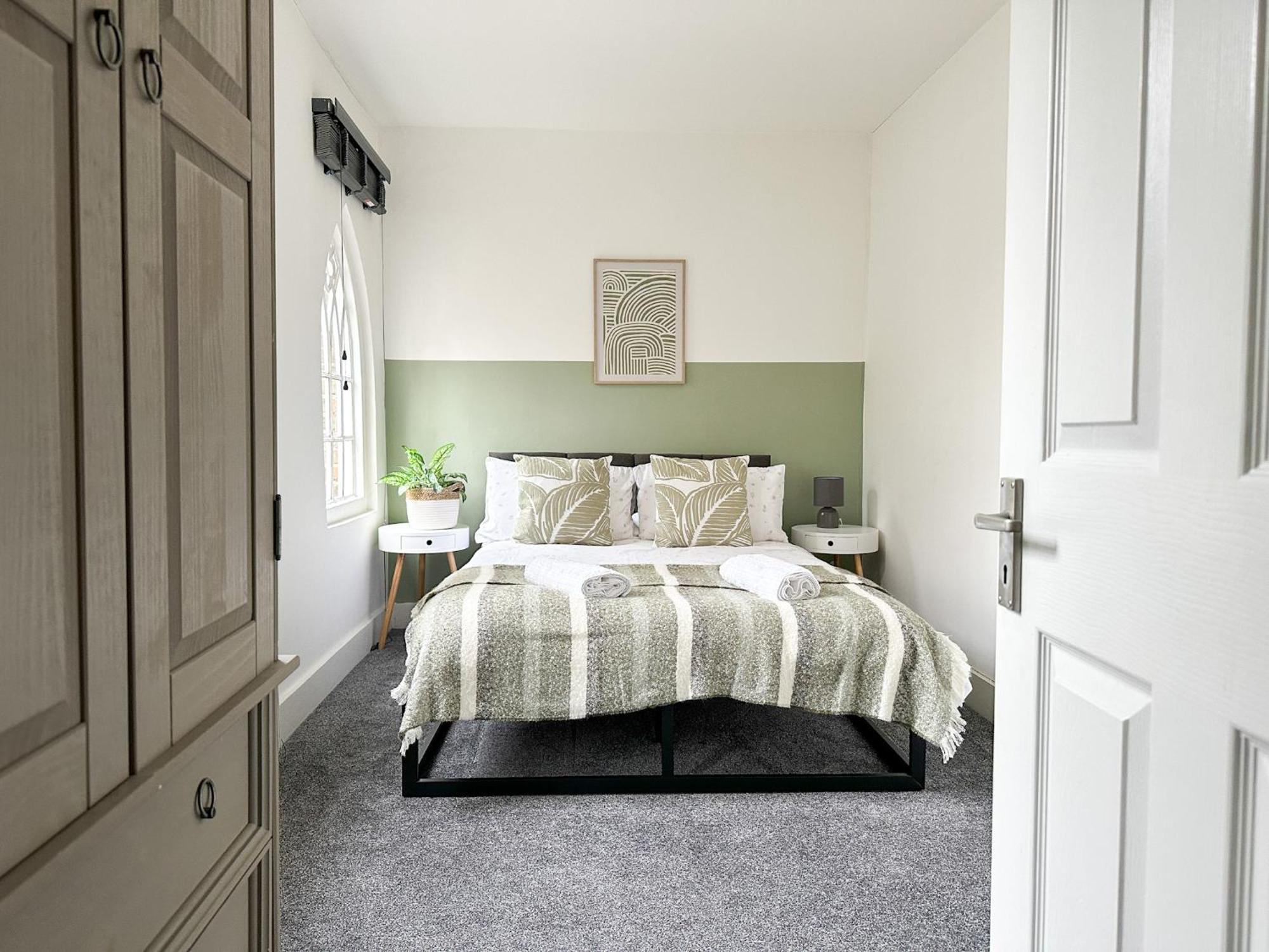 Stylish & Spacious City Centre 3-Bedroom Townhouse - Sleeps 6 Canterbury Dış mekan fotoğraf